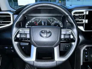 Toyota Tundra 2024 4x4 SR5 4dr CrewMax Cab Pickup SB