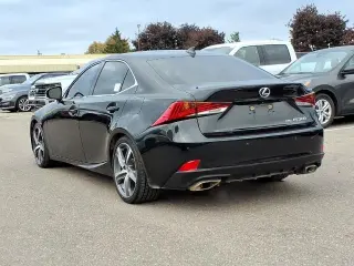 Sedán Lexus IS 300 2020 AWD 4p
