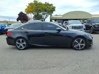 Sedán Lexus IS 300 2020 AWD 4p