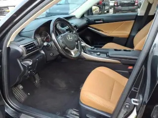 Sedán Lexus IS 300 2020 AWD 4p