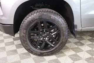 Chevrolet Silverado 1500 2023 4x4 LT Trail Boss Cabina Crew Cab de 4 puertas y caja corta de 5.8 pies