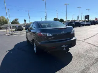 Mazda Mazda3 2011 i Touring 4dr Sedan 5M