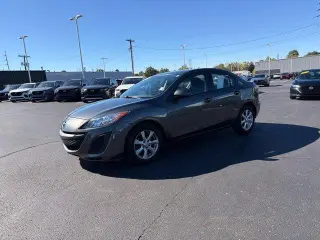 Mazda Mazda3 2011 i Touring 4dr Sedan 5M