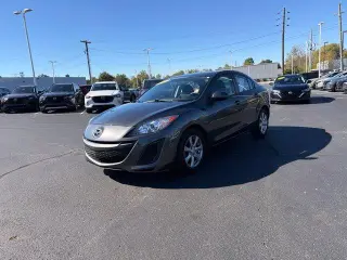 Mazda Mazda3 2011 i Touring 4dr Sedan 5M
