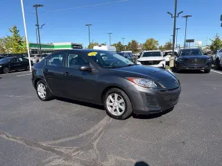 Mazda Mazda3 2011 i Touring 4dr Sedan 5M
