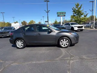 Mazda Mazda3 2011 i Touring 4dr Sedan 5M