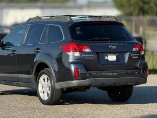 Subaru Outback 2013 AWD 2.5i Premium de 4 puertas, vagoneta, transmisión variable continua (CVT)