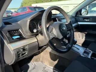 Subaru Outback 2013 AWD 2.5i Premium de 4 puertas, vagoneta, transmisión variable continua (CVT)