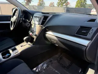 Subaru Outback 2013 AWD 2.5i Premium de 4 puertas, vagoneta, transmisión variable continua (CVT)