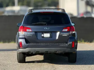 Subaru Outback 2013 AWD 2.5i Premium de 4 puertas, vagoneta, transmisión variable continua (CVT)