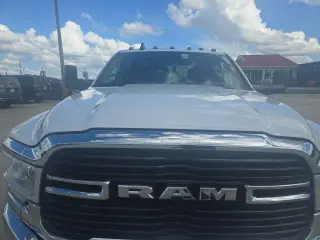 Ram 3500 2019 4x4 Big Horn Cabina Doble de 4 puertas, caja corta de 6.3 pies, rueda trasera sencilla (SRW), camioneta