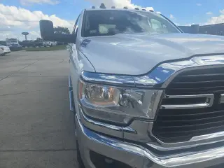 Ram 3500 2019 4x4 Big Horn Cabina Doble de 4 puertas, caja corta de 6.3 pies, rueda trasera sencilla (SRW), camioneta