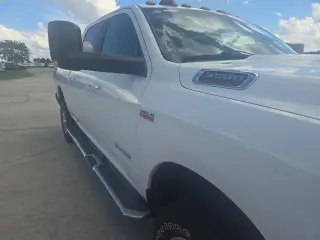 Ram 3500 2019 4x4 Big Horn Cabina Doble de 4 puertas, caja corta de 6.3 pies, rueda trasera sencilla (SRW), camioneta