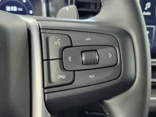 GMC Sierra 1500 2025 4x4 SLT 4 puertas Cabina Doble Caja Corta de 5.8 pies