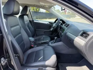 Volkswagen Jetta 2013 SE PZEV Sedán de 4 puertas 6A