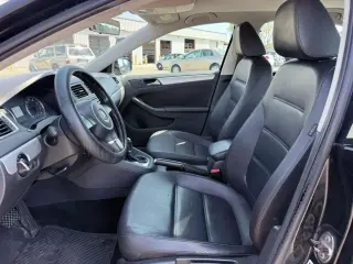 Volkswagen Jetta 2013 SE PZEV Sedán de 4 puertas 6A