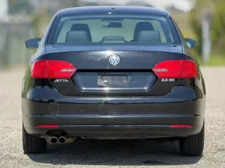 Volkswagen Jetta 2013 SE PZEV Sedán de 4 puertas 6A