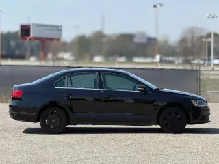 Volkswagen Jetta 2013 SE PZEV Sedán de 4 puertas 6A