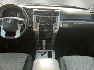 Toyota 4Runner 2023 4x2 SR5 4 puertas SUV