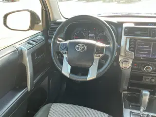 Toyota 4Runner 2023 4x2 SR5 4 puertas SUV