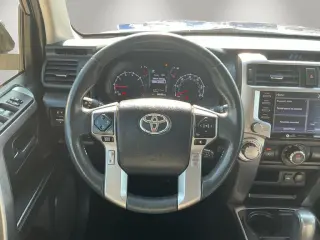 Toyota 4Runner 2023 4x2 SR5 4 puertas SUV
