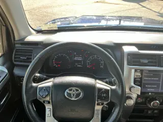 Toyota 4Runner 2023 4x2 SR5 4 puertas SUV
