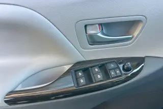 Toyota Sienna 2016 Limited Mini-Van de 4 puertas y 7 pasajeros