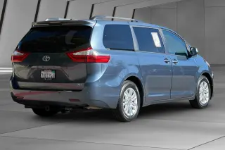 Toyota Sienna 2016 Limited Mini-Van de 4 puertas y 7 pasajeros