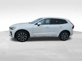 Volvo XC60 2023 AWD B5 Plus Bright Theme SUV de 4 puertas