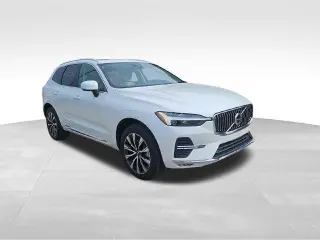 Volvo XC60 2023 AWD B5 Plus Bright Theme SUV de 4 puertas