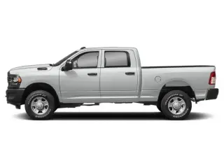 Camioneta Pickup Ram 2500 2024 4x4 Tradesman de 4 puertas, cabina doble (Crew Cab) y caja corta de 6.3 pies