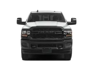 Camioneta Pickup Ram 2500 2024 4x4 Tradesman de 4 puertas, cabina doble (Crew Cab) y caja corta de 6.3 pies