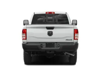 Camioneta Pickup Ram 2500 2024 4x4 Tradesman de 4 puertas, cabina doble (Crew Cab) y caja corta de 6.3 pies