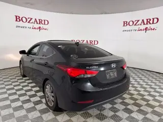Hyundai ELANTRA 2015 SE Sedán 4p 6M