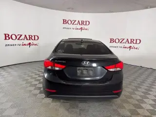 Hyundai ELANTRA 2015 SE Sedán 4p 6M