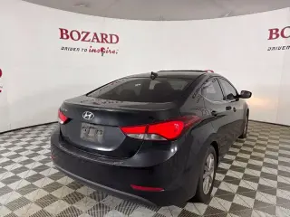 Hyundai ELANTRA 2015 SE Sedán 4p 6M
