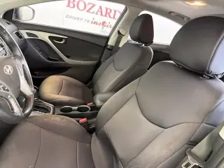 Hyundai ELANTRA 2015 SE Sedán 4p 6M