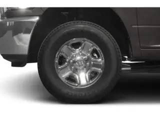 Camioneta Ram 3500 2018 4x4 Laramie de 4 puertas, cabina doble, caja larga de 8 pies y rueda trasera doble