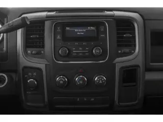 Camioneta Ram 3500 2018 4x4 Laramie de 4 puertas, cabina doble, caja larga de 8 pies y rueda trasera doble