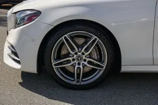 Mercedes-Benz Clase E 2019 E 300 Sedán de 4 puertas