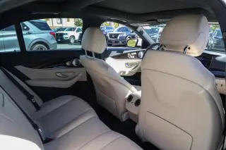 Mercedes-Benz Clase E 2019 E 300 Sedán de 4 puertas