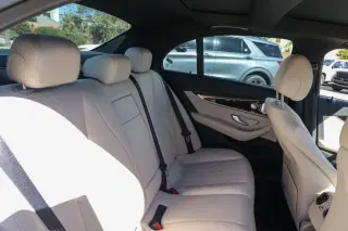 Mercedes-Benz Clase E 2019 E 300 Sedán de 4 puertas