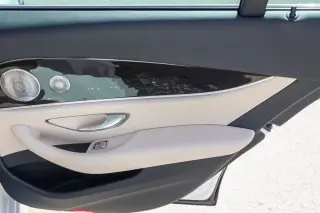 Mercedes-Benz Clase E 2019 E 300 Sedán de 4 puertas