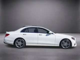 Mercedes-Benz Clase E 2019 E 300 Sedán de 4 puertas