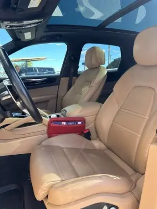 Porsche Cayenne 2020 tracción en las cuatro ruedas SUV de 4 puertas