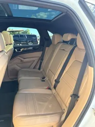 Porsche Cayenne 2020 tracción en las cuatro ruedas SUV de 4 puertas