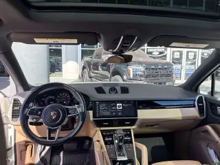 Porsche Cayenne 2020 tracción en las cuatro ruedas SUV de 4 puertas