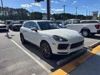 Porsche Cayenne 2020 tracción en las cuatro ruedas SUV de 4 puertas