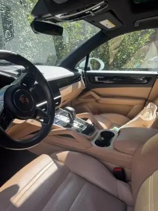 Porsche Cayenne 2020 tracción en las cuatro ruedas SUV de 4 puertas