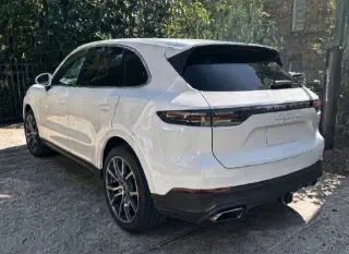 Porsche Cayenne 2020 tracción en las cuatro ruedas SUV de 4 puertas